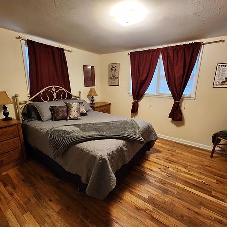 First Deadwood Cottages Extérieur photo
