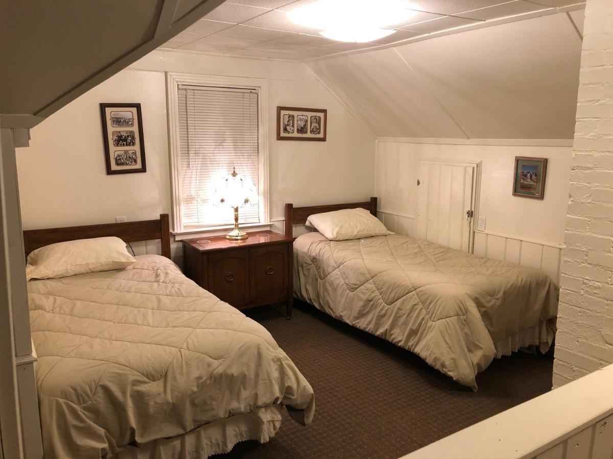First Deadwood Cottages Extérieur photo
